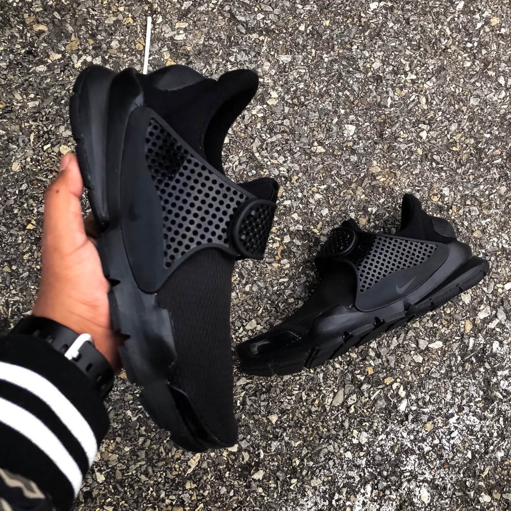 Nike Sock Dart • women’s size 7.5